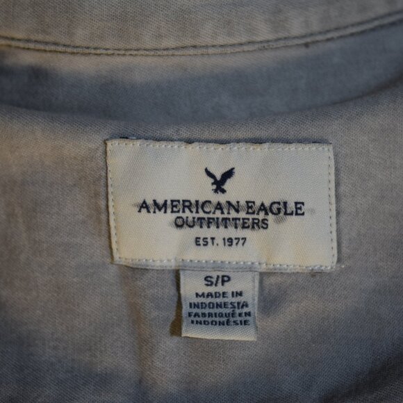 American Eagle Women's Small Light Wash Denim Button Down Shirt - Picture 4 of 5